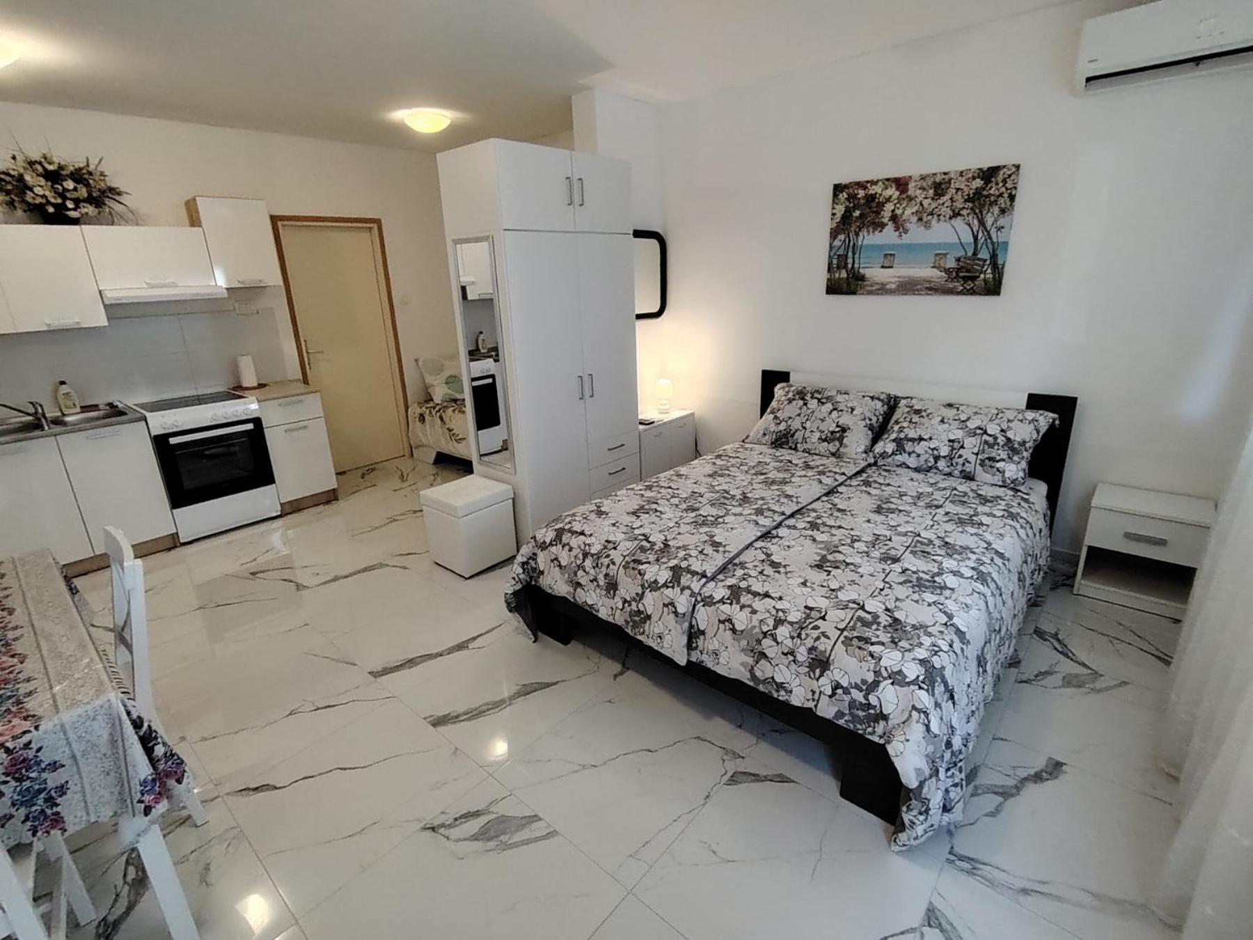 Studio-Apartman Ella Porec Exterior photo